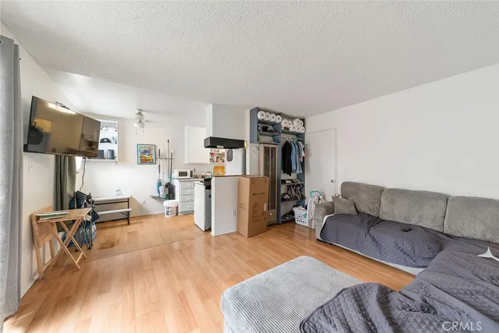905 Gardenia, Long Beach, California 90813