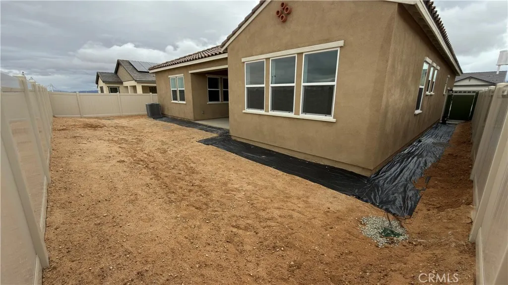 6438 Castle Crags Avenue, Hesperia, California 92345 home-pic-1