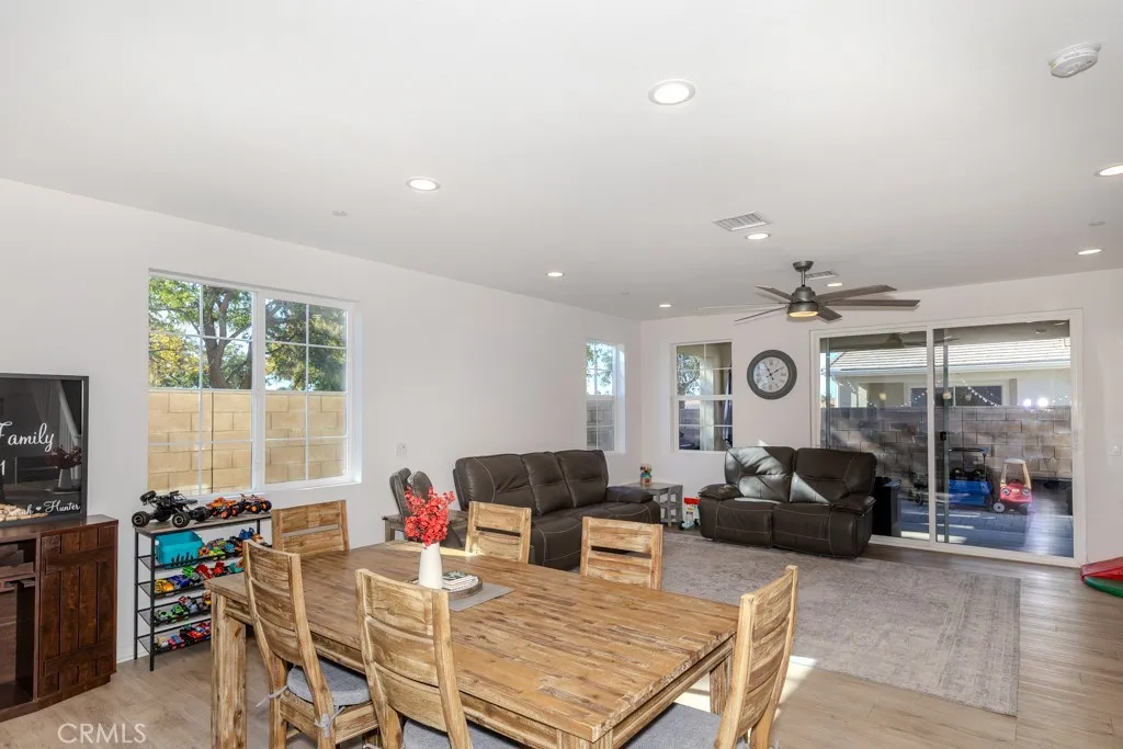 7082 Mallow Drive 2, Fontana, California 92336 home-pic-15