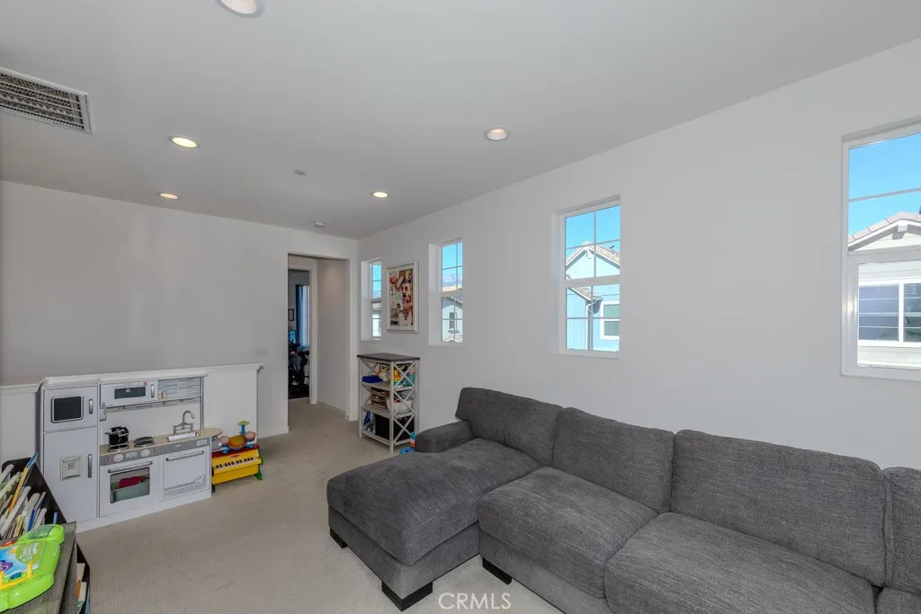 7082 Mallow Drive 2, Fontana, California 92336 home-pic-29