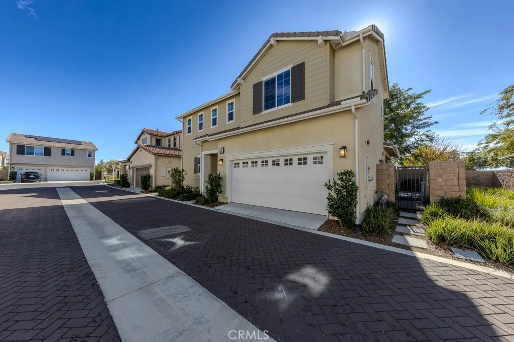 7082 Mallow Drive 2, Fontana, California 92336 home-pic-5