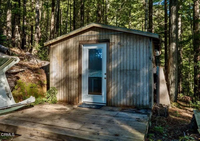 Detached Bedroom/Office