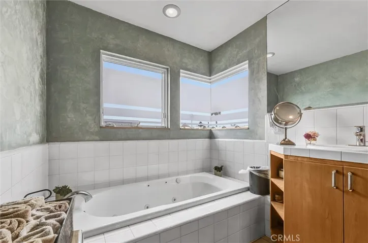16745 Bayview Drive B, Sunset Beach, California 90742