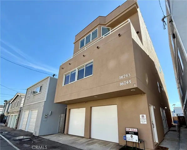 16745 Bayview Drive B, Sunset Beach, California 90742
