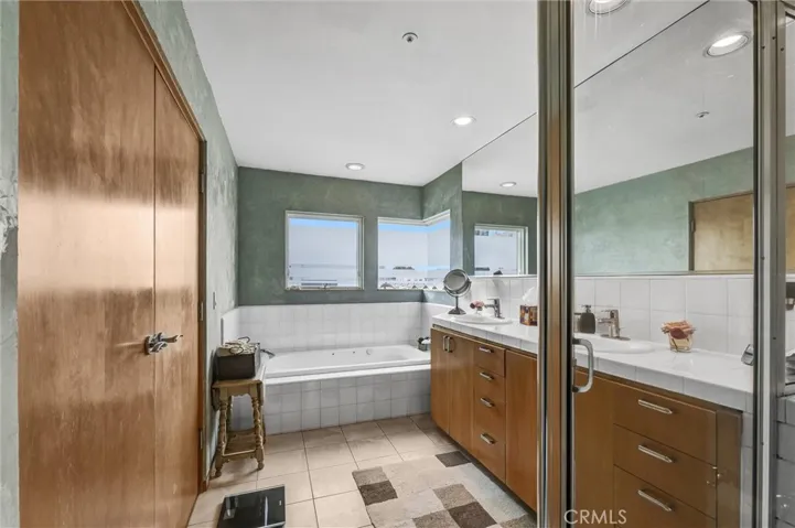 16745 Bayview Drive B, Sunset Beach, California 90742
