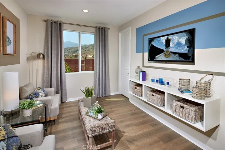 MODEL HOME