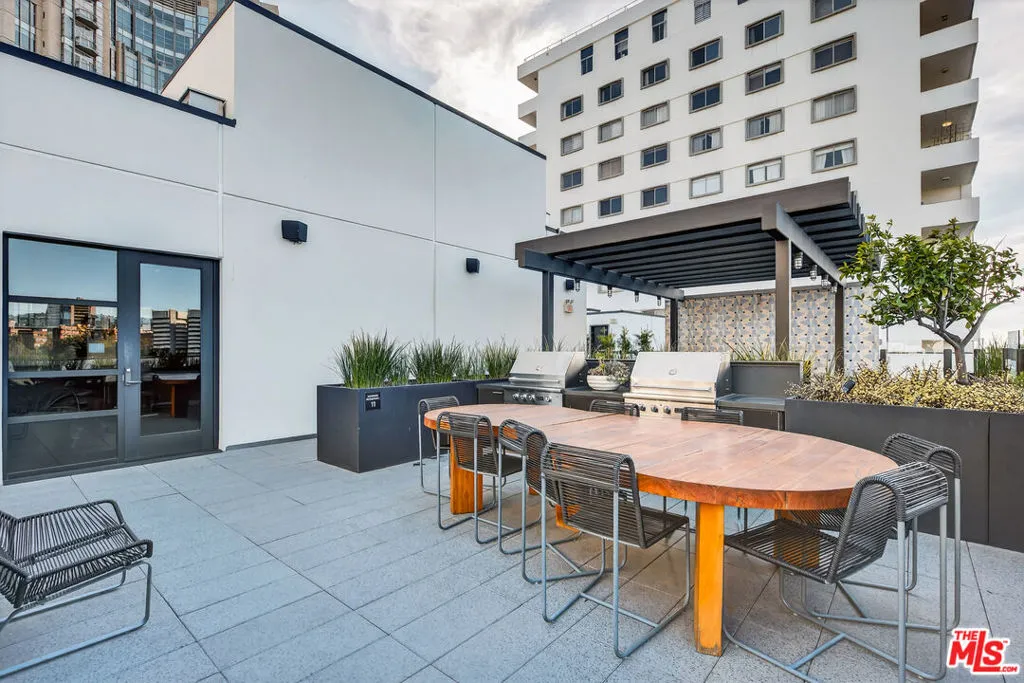 10777 Wilshire Boulevard 208, Los Angeles, California 90024 home-pic-27
