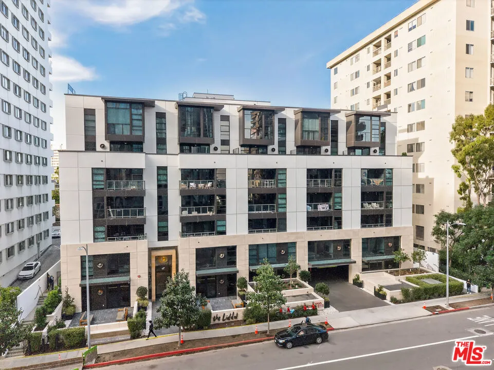 10777 Wilshire Boulevard 208, Los Angeles, California 90024 home-pic-37