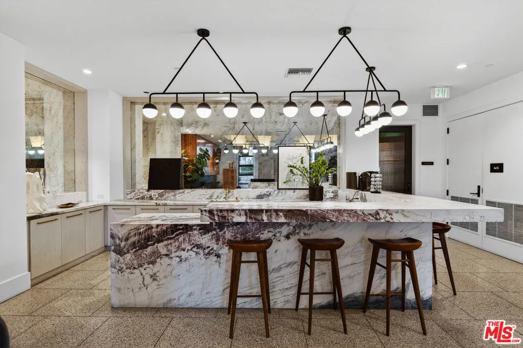 10777 Wilshire Boulevard 208, Los Angeles, California 90024 home-pic-31