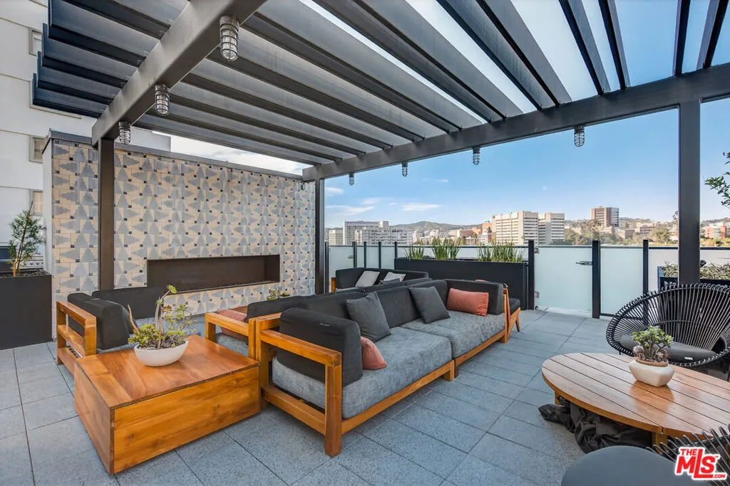 10777 Wilshire Boulevard 208, Los Angeles, California 90024 home-pic-25