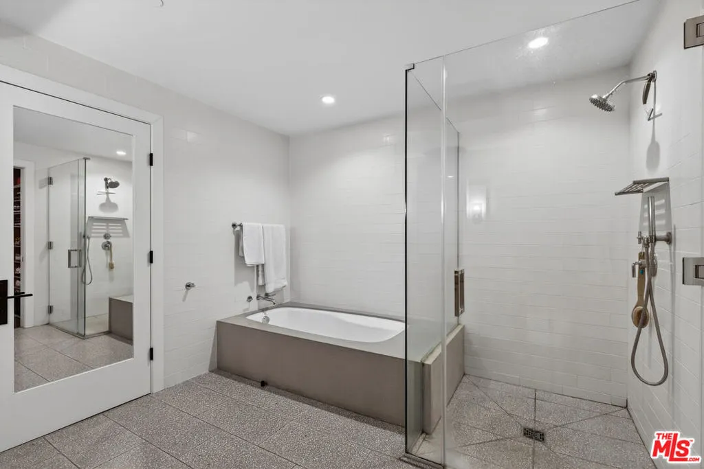 10777 Wilshire Boulevard 208, Los Angeles, California 90024 home-pic-19