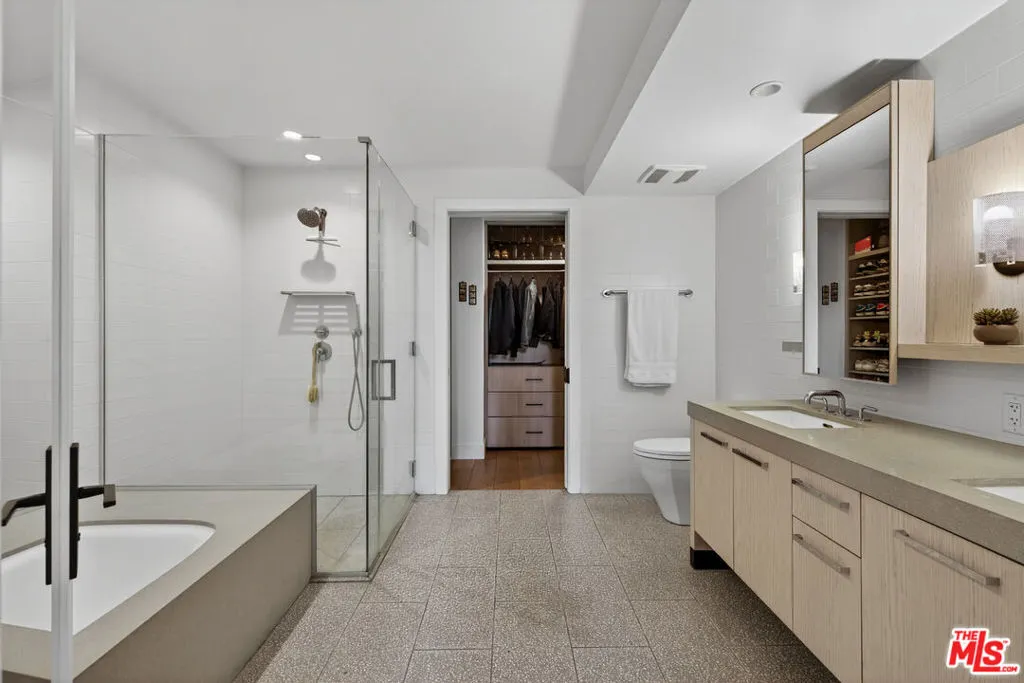 10777 Wilshire Boulevard 208, Los Angeles, California 90024 home-pic-16