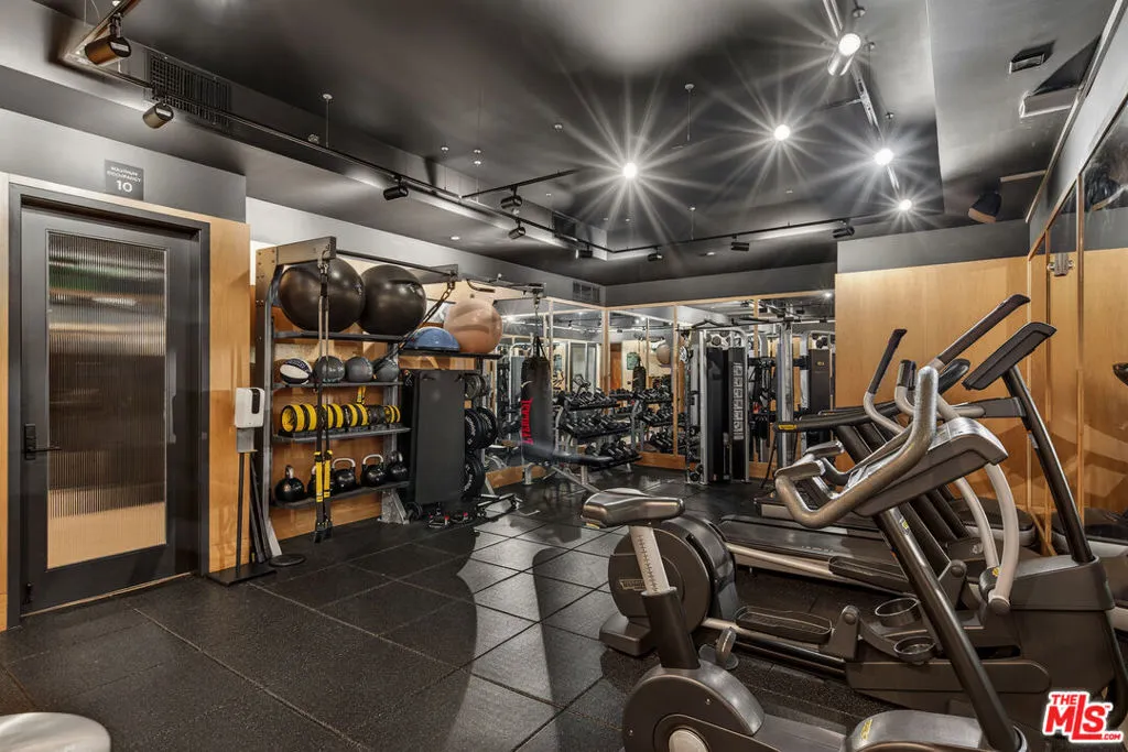 10777 Wilshire Boulevard 208, Los Angeles, California 90024 home-pic-28