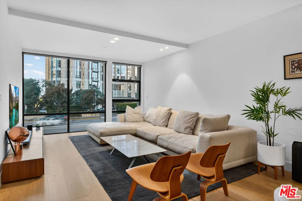10777 Wilshire Boulevard 208, Los Angeles, California 90024 home-pic-9