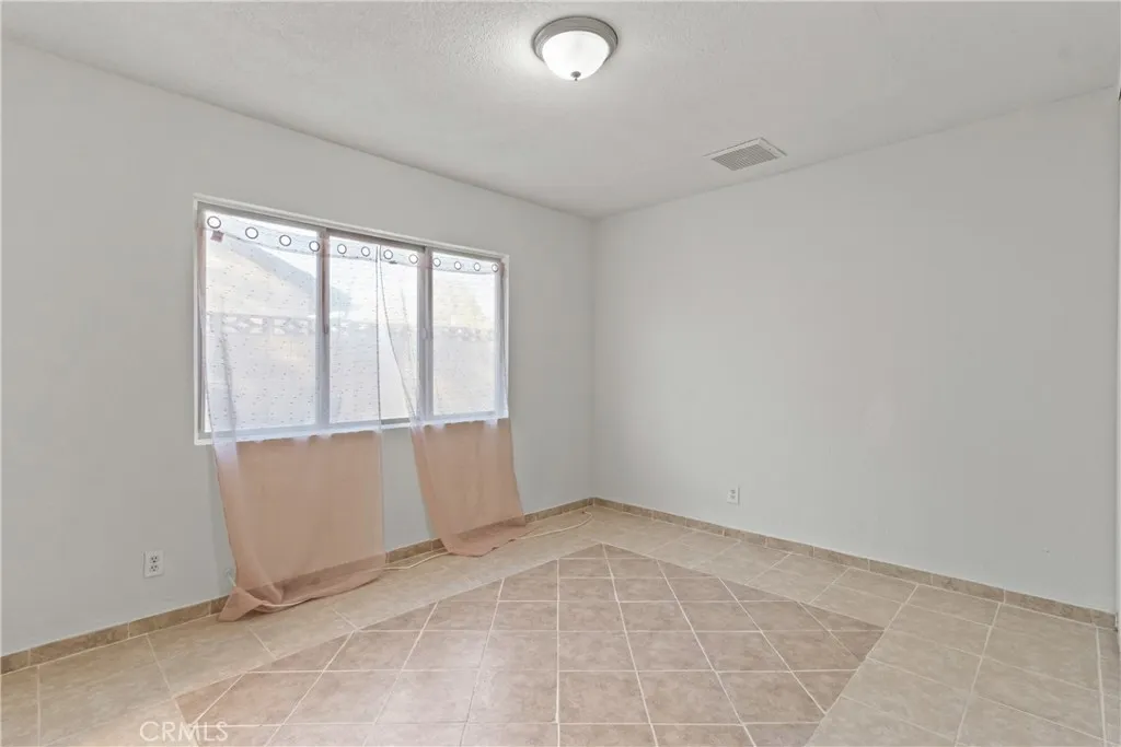 44338 23rd Street W, Lancaster, California 93536 home-pic-11