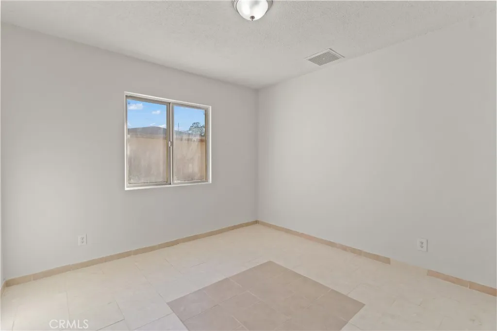 44338 23rd Street W, Lancaster, California 93536 home-pic-15