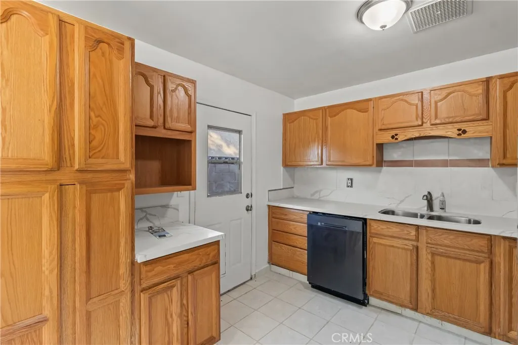 44338 23rd Street W, Lancaster, California 93536 home-pic-9