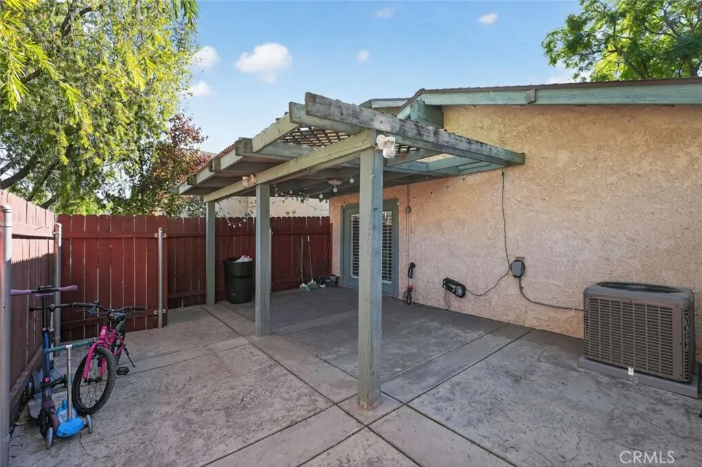 2537 Occidental Circle, Riverside, California 92507 home-pic-32