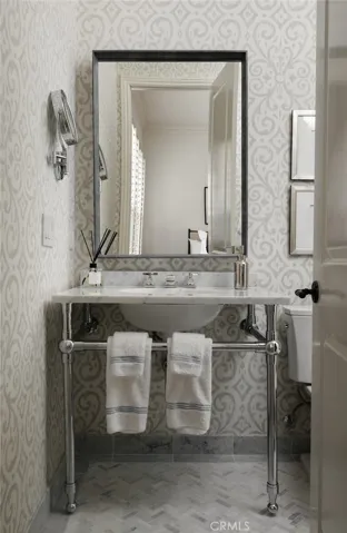 Downstairs: Guest en suite bathroom vanity