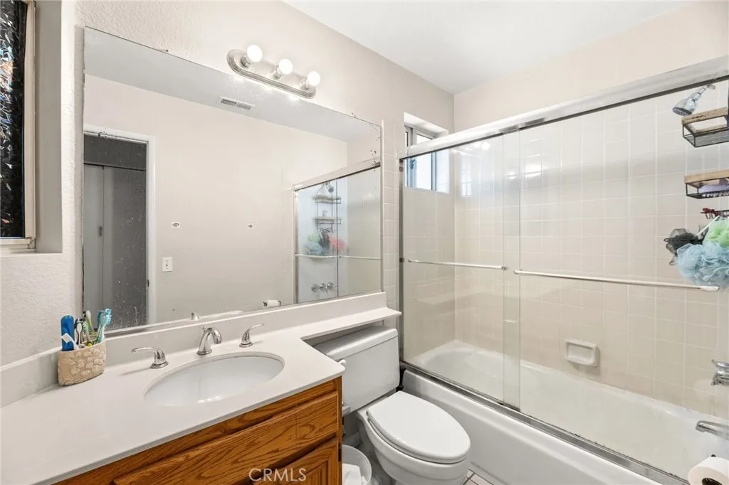 23832 Castinette Way, Murrieta, California 92562 home-pic-16