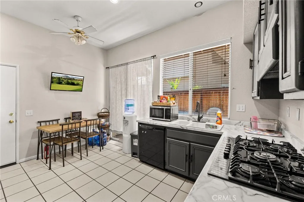 23832 Castinette Way, Murrieta, California 92562 home-pic-10