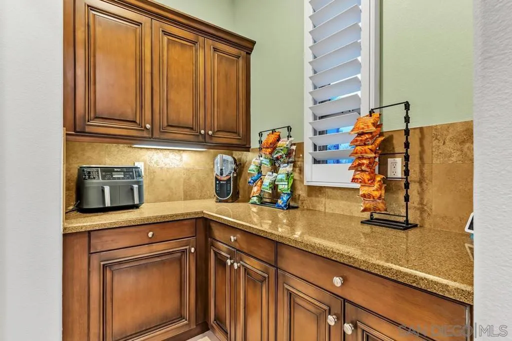 14481 Old Creek Road, San Diego, California 92131 home-pic-19