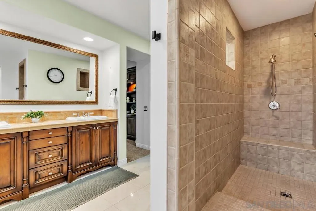 14481 Old Creek Road, San Diego, California 92131 home-pic-40