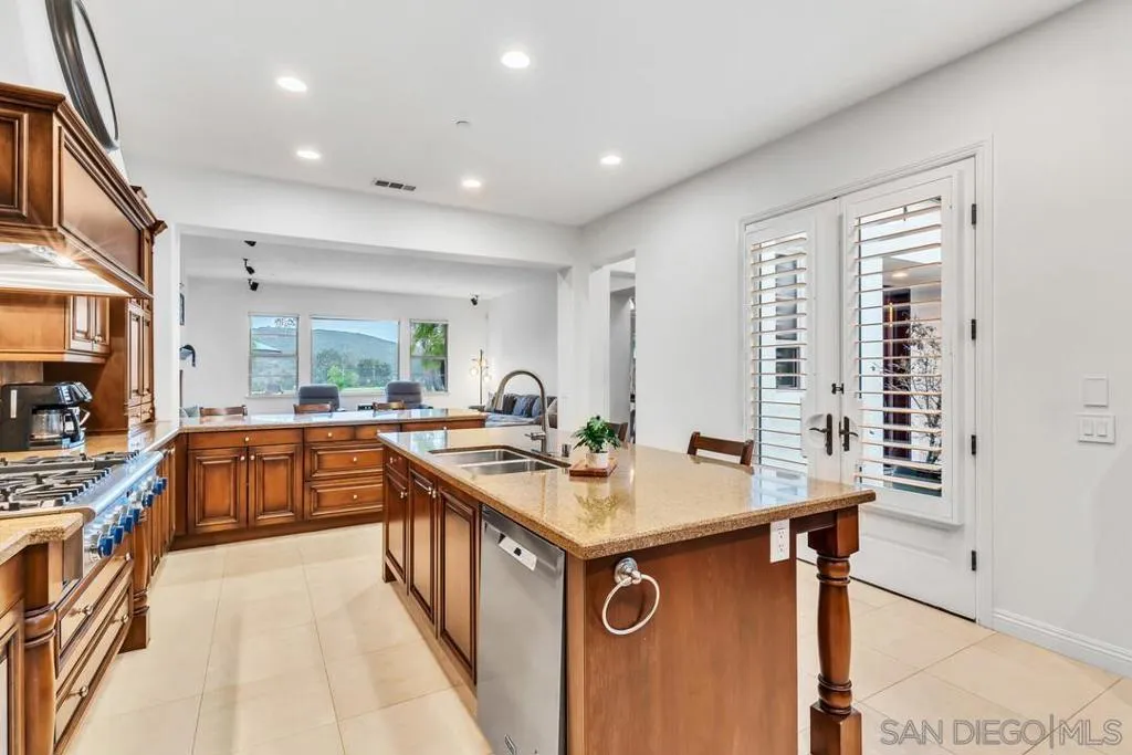 14481 Old Creek Road, San Diego, California 92131 home-pic-16