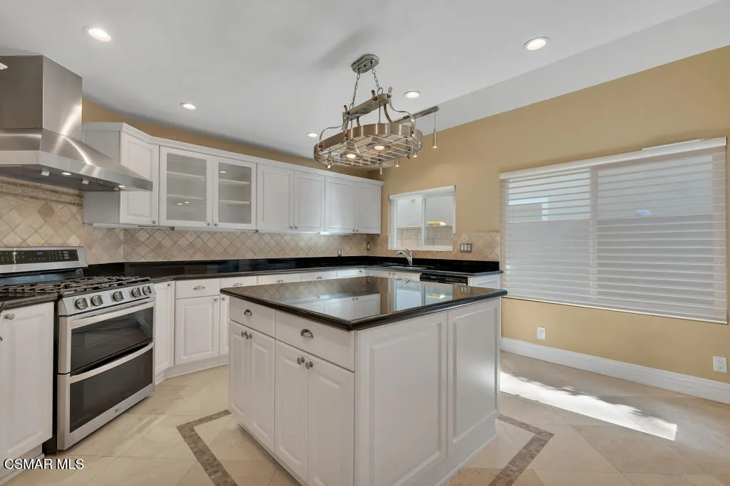 11916 Honeybrook Court, Moorpark, California 93021 home-pic-18