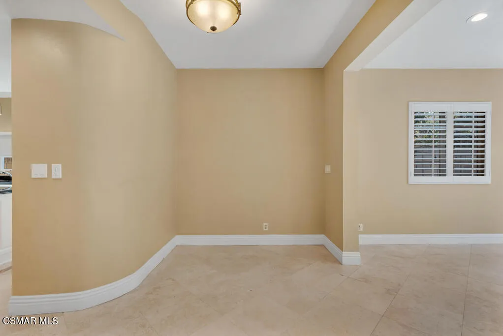 11916 Honeybrook Court, Moorpark, California 93021 home-pic-16