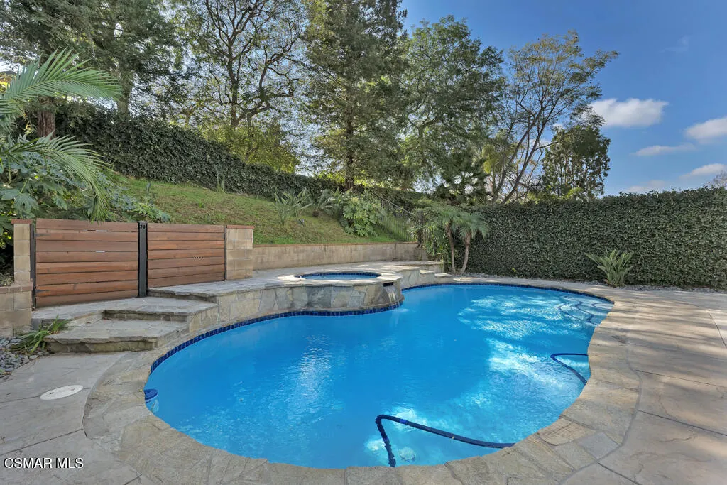 11916 Honeybrook Court, Moorpark, California 93021 home-pic-2