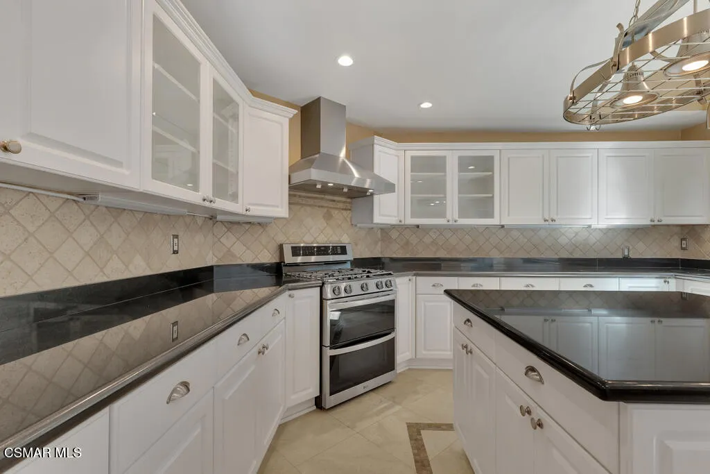 11916 Honeybrook Court, Moorpark, California 93021 home-pic-19