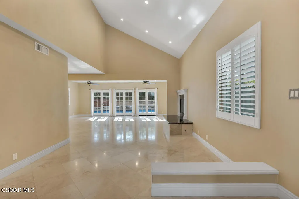11916 Honeybrook Court, Moorpark, California 93021 home-pic-12