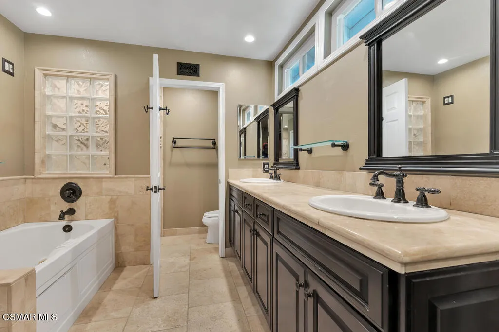 11916 Honeybrook Court, Moorpark, California 93021 home-pic-29