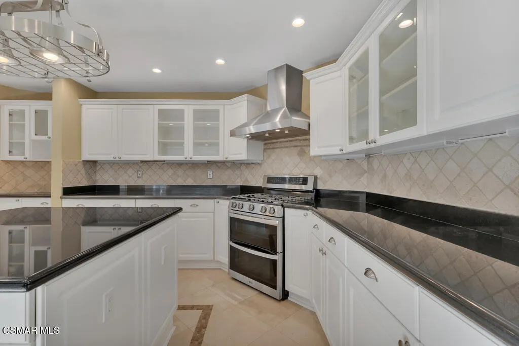 11916 Honeybrook Court, Moorpark, California 93021 home-pic-22