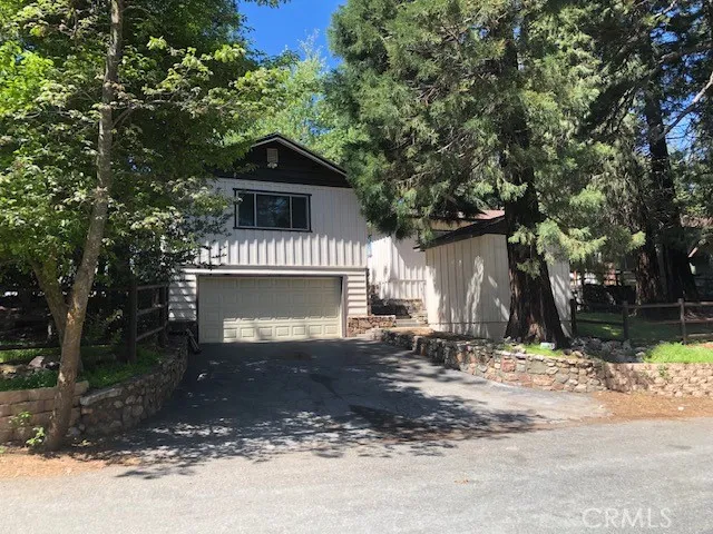 Back street entrance on Coulter Pine Dr.