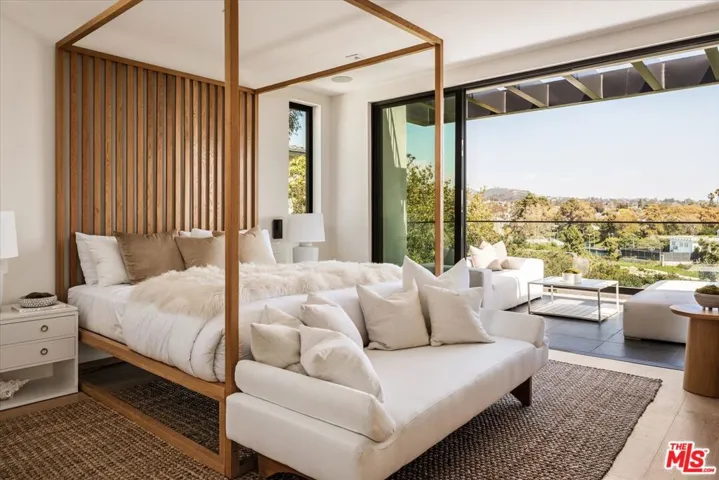 Photo of the previous home.