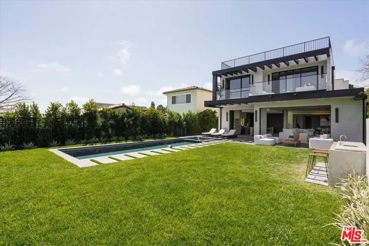 Photo of the previous home.