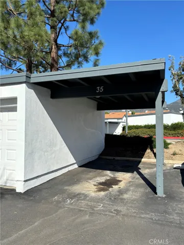 Covered carport - 2nd parking spot