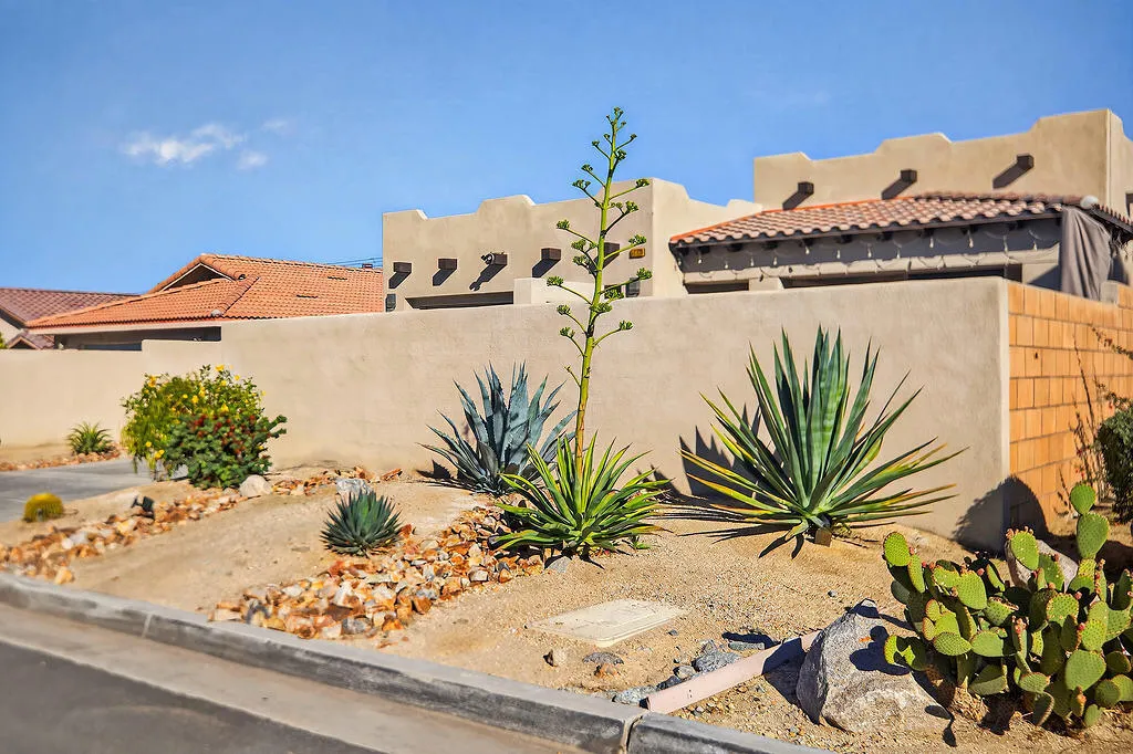 52720 Avenue Velasco, La Quinta, California 92253 home-pic-21