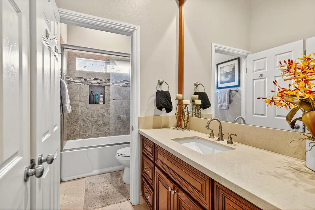 52720 Avenue Velasco, La Quinta, California 92253 home-pic-16