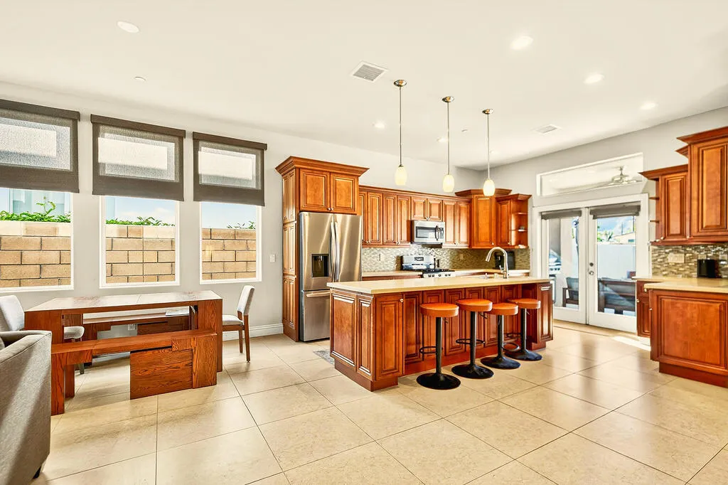 52720 Avenue Velasco, La Quinta, California 92253 home-pic-9