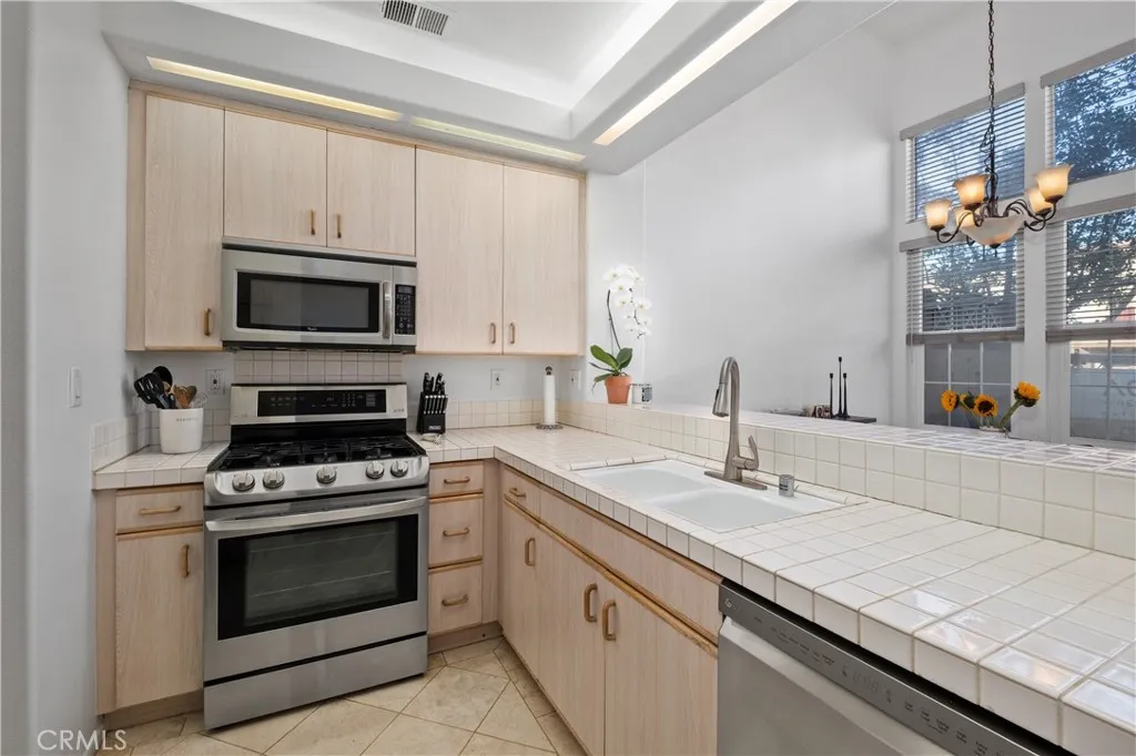 92 Montana Del Lago, Rancho Santa Margarita, California 92688 home-pic-11