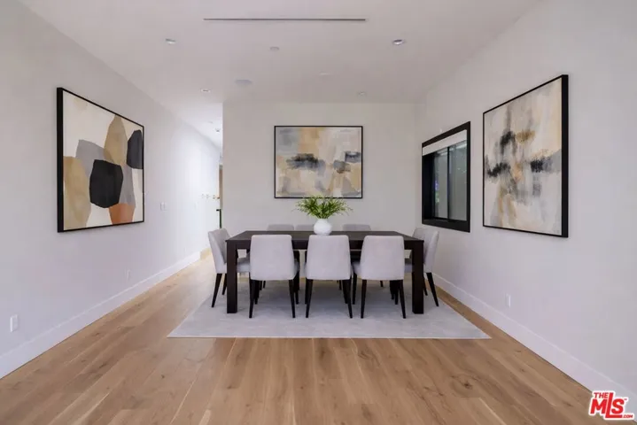 Photo is virtually staged