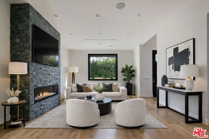 Photo is virtually staged