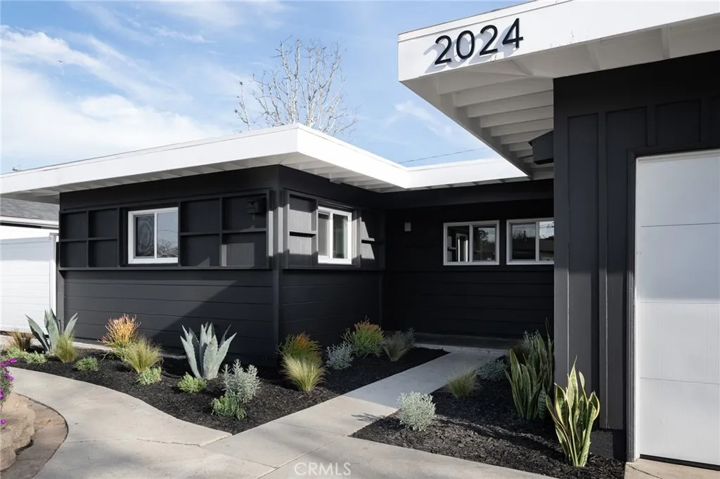 2024 Shipway Avenue, Long Beach, California 90815 home-pic-1