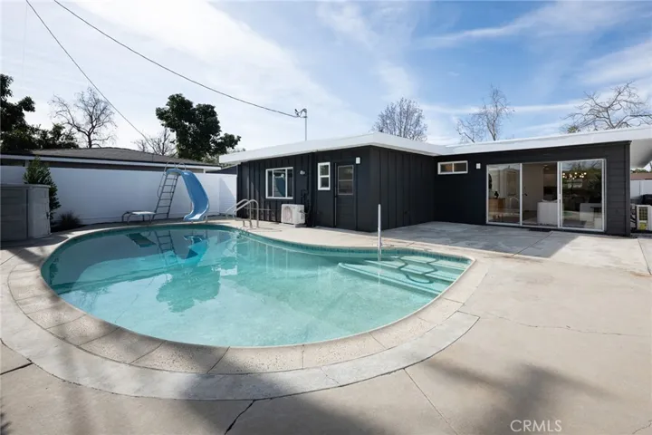 2024 Shipway Avenue, Long Beach, California 90815