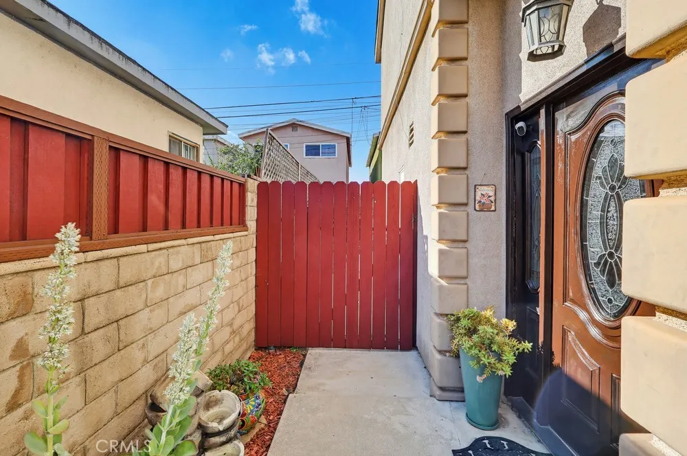14419 Kingsdale Avenue, Lawndale, California 90260 home-pic-4