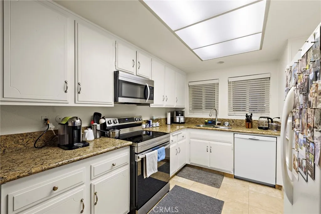 3019 Via Buena Vista B, Laguna Woods, California 92637 home-pic-3