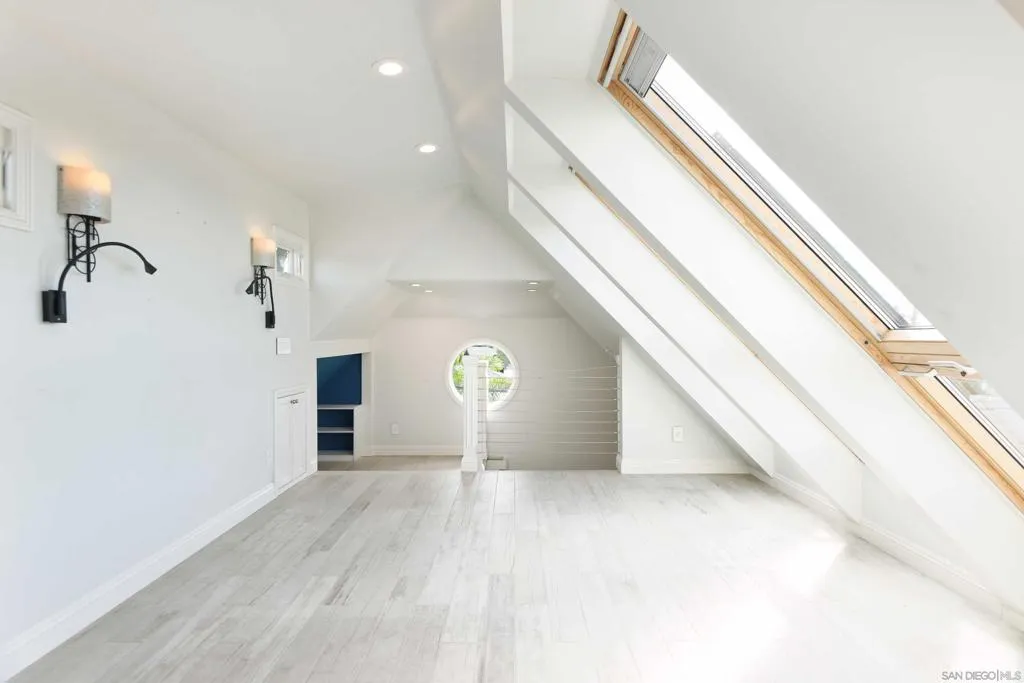 619 Bonair Way, La Jolla, California 92037 home-pic-35